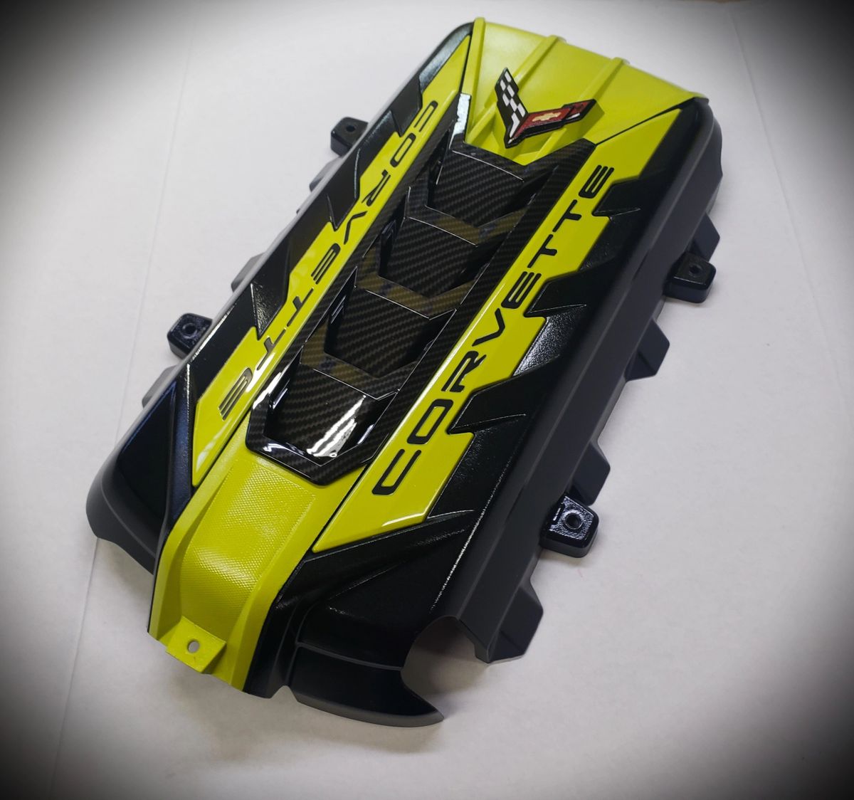 C8 CORVETTE ENGINE COVER CARBON FLASH AND ACCELERATE YELLOW